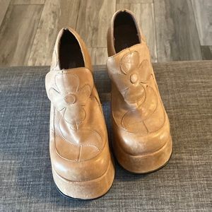 Chunk all leather platforms